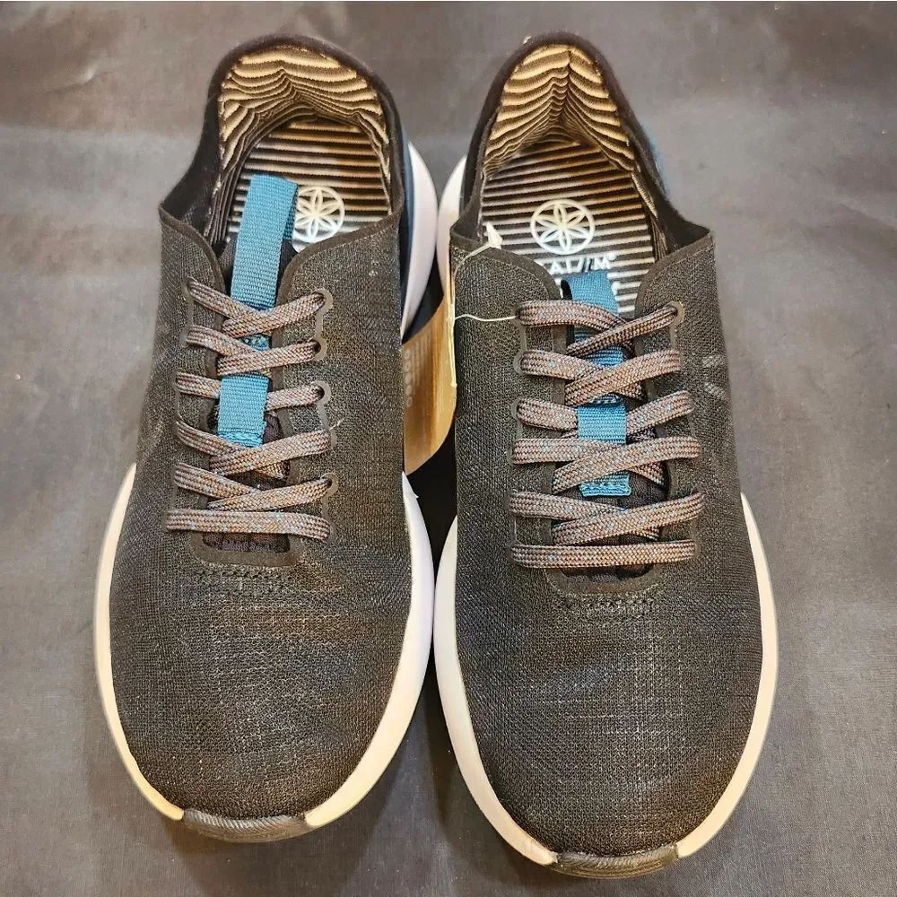 BRAND NEW GAIAM MINDFUL WALKING  WITH BREATHABLE MESH WALKING SNEAKER